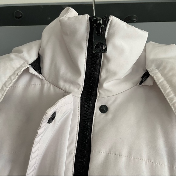 White Guess Winter Jacket with Faux Fur-lined Hood - Picture 9 of 10